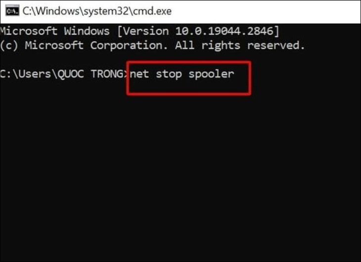 Gõ lệnh net stop spooler trong CMD và nhấn Enter