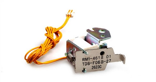Sensor tách giấy giúp máy in lấy từng tờ chính xác