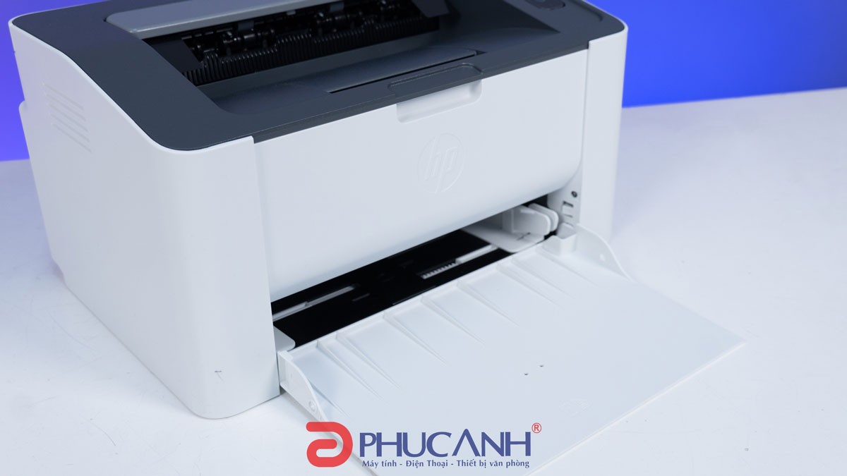 Máy in HP 107A - 4ZB77A nhỏ gọn với khay giấy mở ra