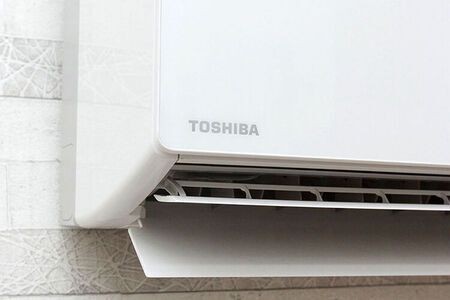Chi tiết dàn lạnh máy lạnh Toshiba RAS-H18G2KCVP-V