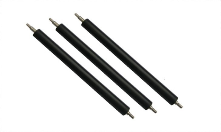 Trục cao su (Trục sạc) máy in lỗi làm bản in bị lem