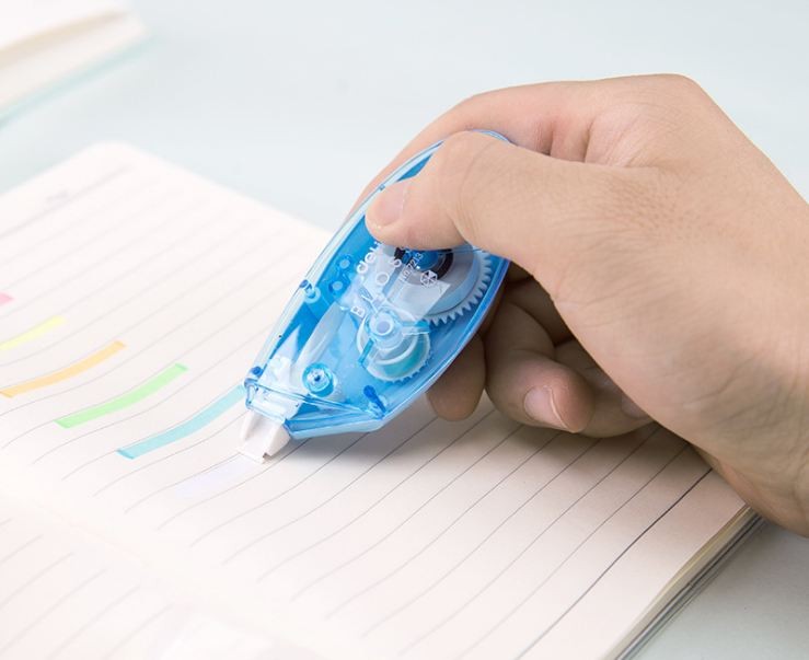 Che lỗi mực in bằng bút xóa nước và băng xóa