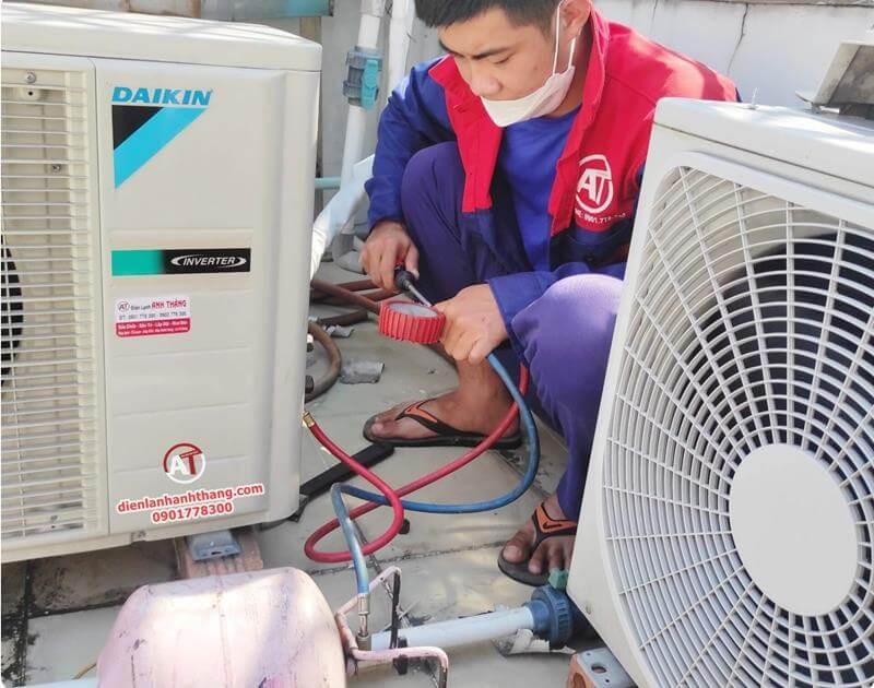 Nạp gas sau khi hút chân không máy lạnh mới