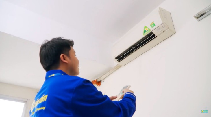 Quạt dàn lạnh máy lạnh bị hư gây chớp đèn đỏ
