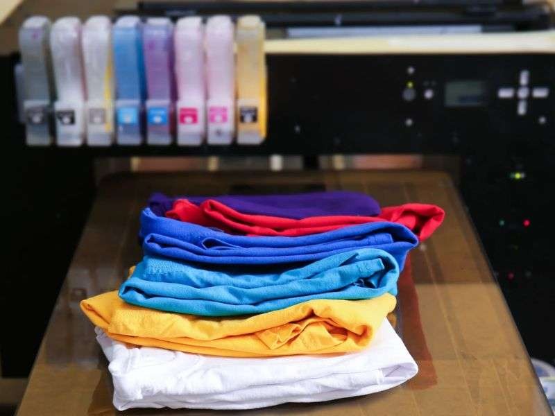 Luôn kiểm tra hướng hình in và chất liệu vải khi in áo thun tại nhà