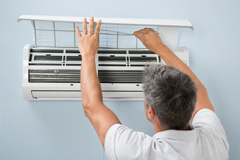 Lịch trình vệ sinh định kỳ máy lạnh Toshiba