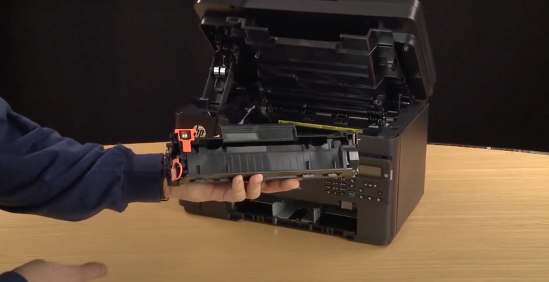 Mặt trước của máy in HP LaserJet Pro MFP M125a