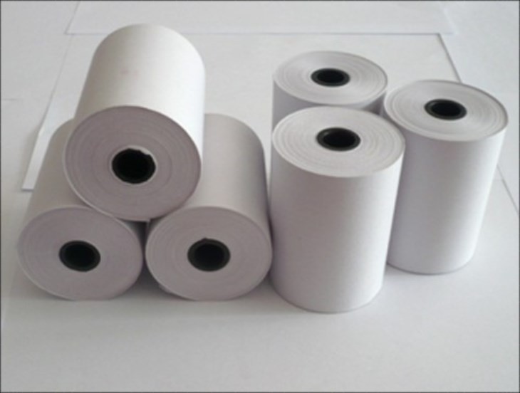 Giấy in bị ẩm hoặc kém chất lượng gây lem mực máy in