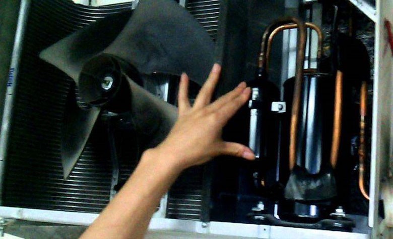 Block điều hoà Mitsubishi hỏng khiến máy chạy rồi ngắt