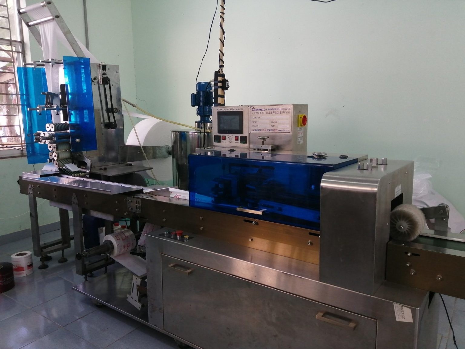 Dây chuyền sản xuất khăn lạnh giá rẻ tự động