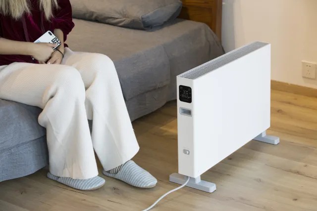 Máy sưởi điện giúp làm ấm không gian trong mùa đông