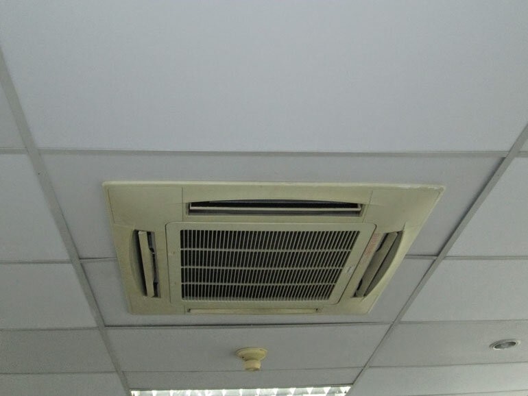 Máy lạnh âm trần có lắp đặt đơn giản và tiện lợi cho người dùng