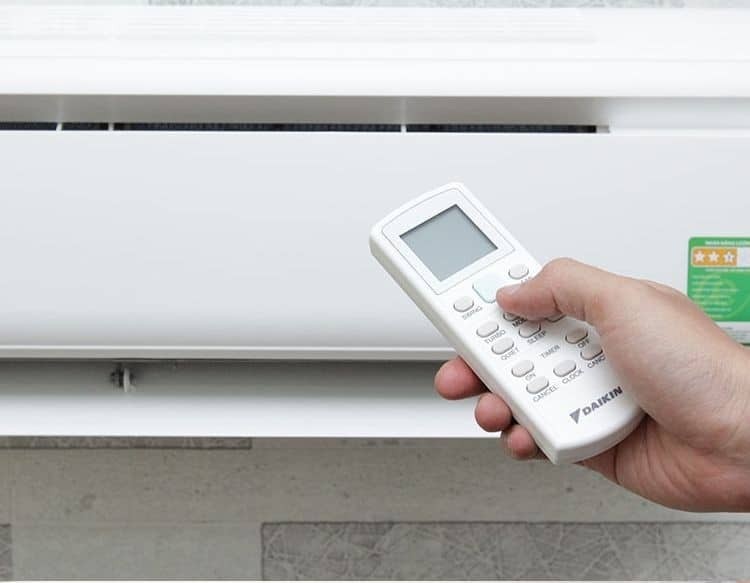 Remote máy lạnh Daikin cần thay pin