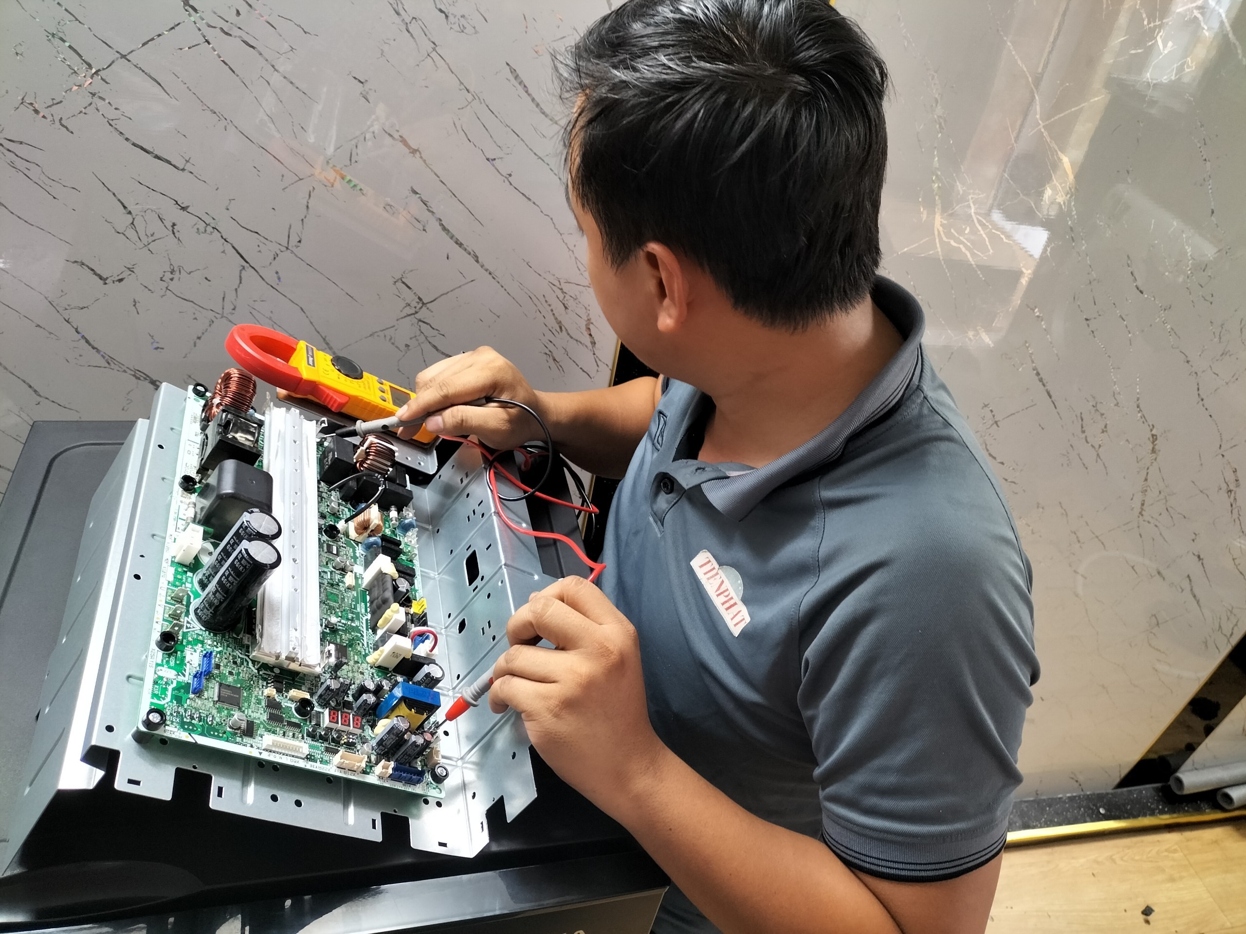 sửa board mạch máy lạnh