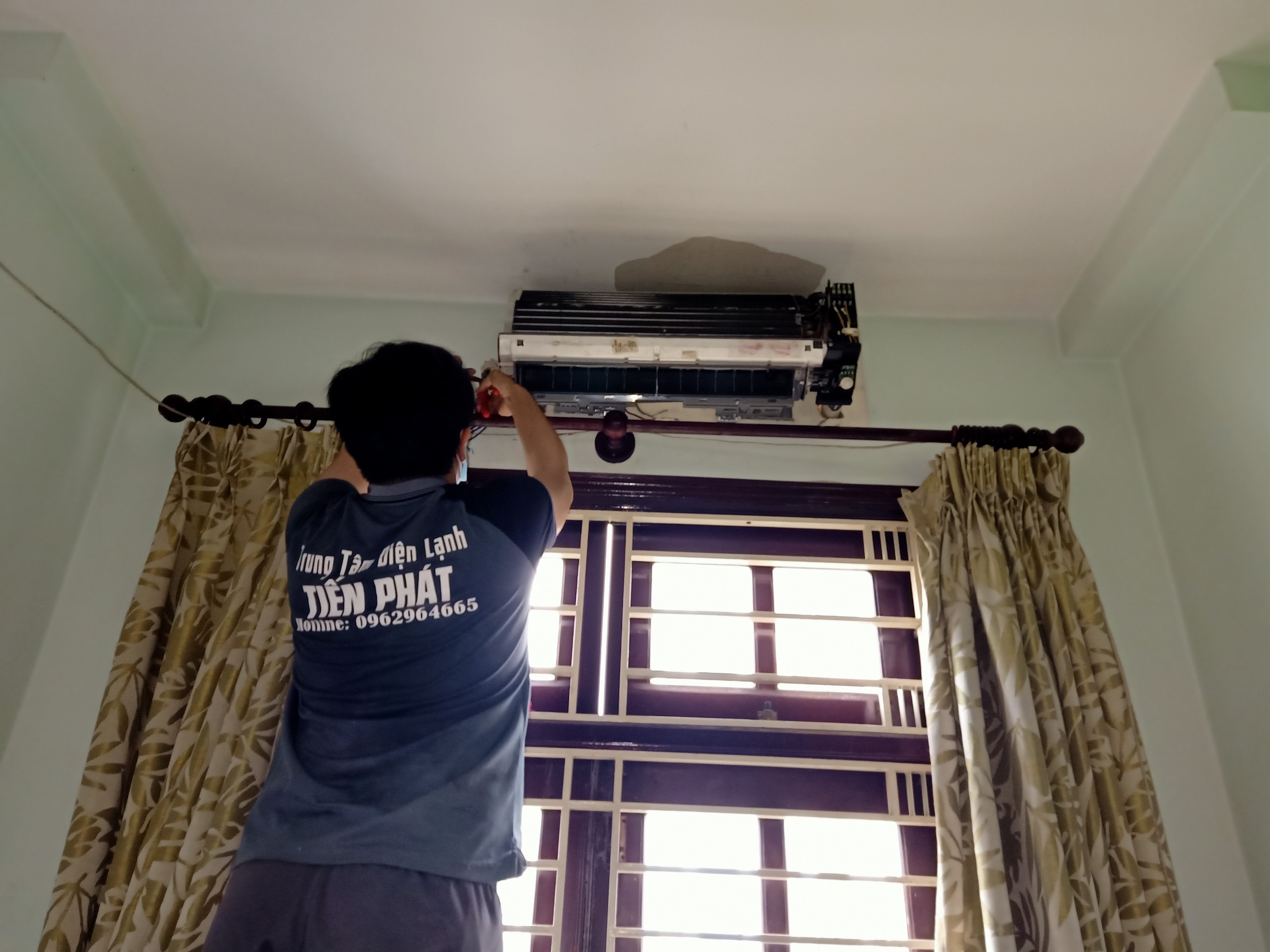 kiểm tra sửa máy lạnh