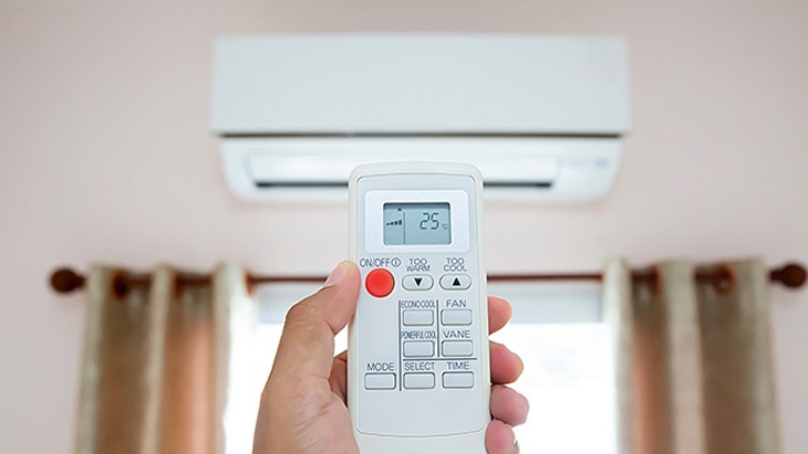 Màn hình điều khiển máy lạnh hiển thị nhiệt độ quá thấp