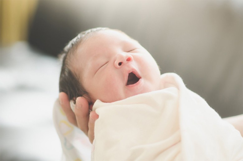 Đặc điểm nhạy cảm của trẻ sơ sinh với nhiệt độ phòng
