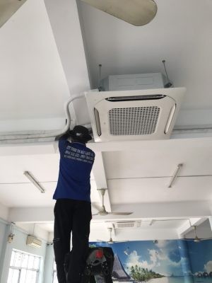 Lắp đặt mặt nạ cho dàn lạnh âm trần LG