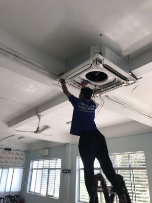 Đội ngũ kỹ thuật lắp đặt máy lạnh âm trần