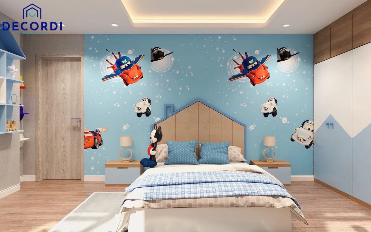 Phòng ngủ bé trai với giấy dán tường xanh dương hoạt hình