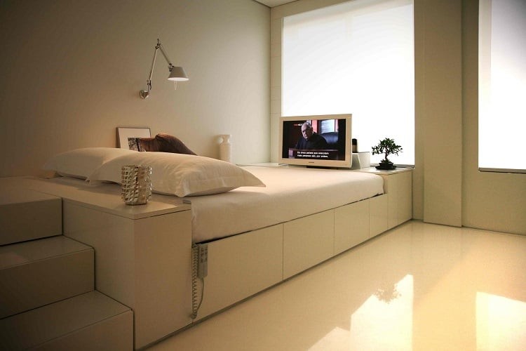 Nội thất đa năng giúp cất giữ đồ đạc, tạo sự gọn gàng cho phòng ngủ nhỏ