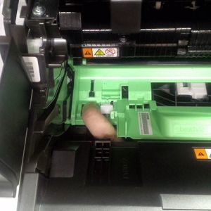 Vị trí cảm biến đặt lại bộ đếm mực máy in laser