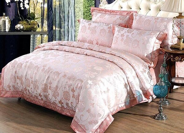 Bộ chăn ga gối màu hồng pastel lãng mạn cho phòng ngủ nhỏ