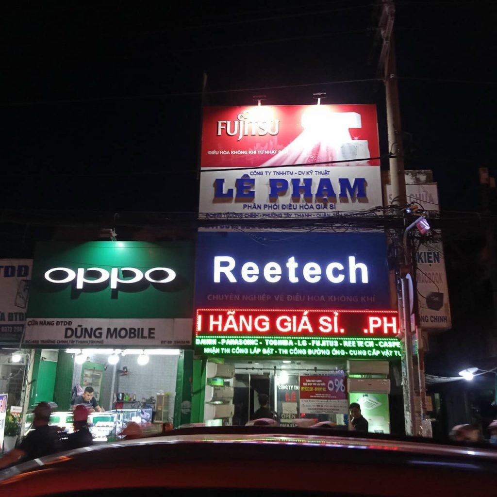 Nhiều dàn nóng máy lạnh các hãng