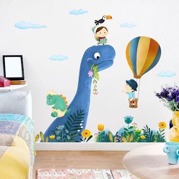 Tranh tường phòng ngủ bé trai với bản đồ và phiêu lưu