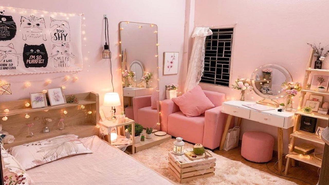 Decor ảnh nhỏ trên bàn đầu giường tạo điểm nhấn cá nhân cho phòng ngủ nhỏ