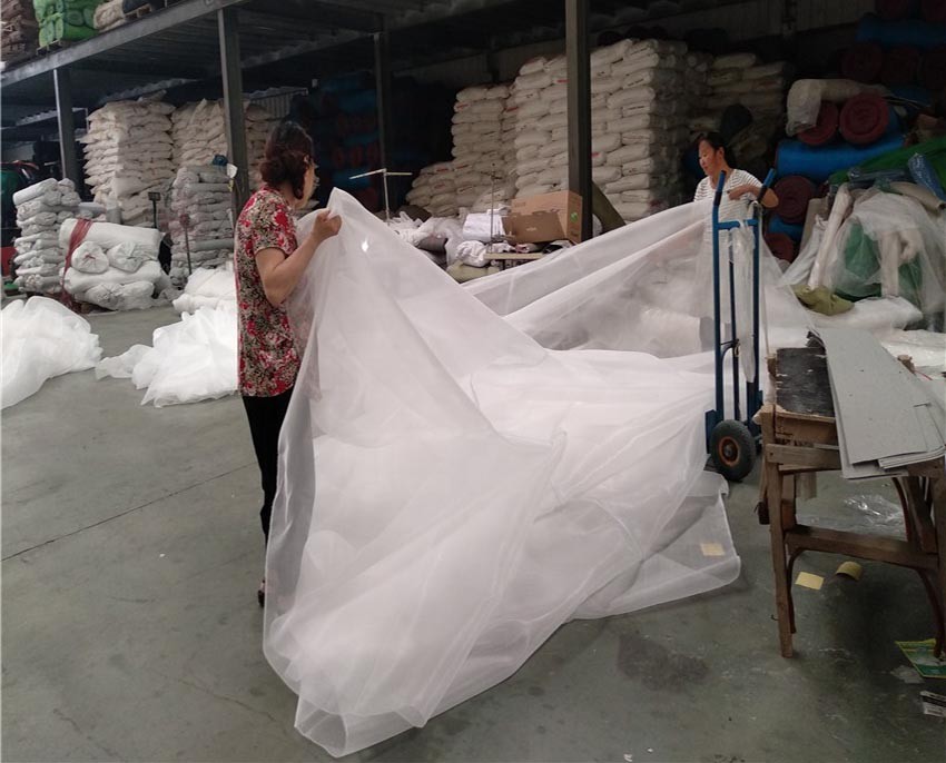 Các loại lưới chắn côn trùng cho nhà lưới trồng rau