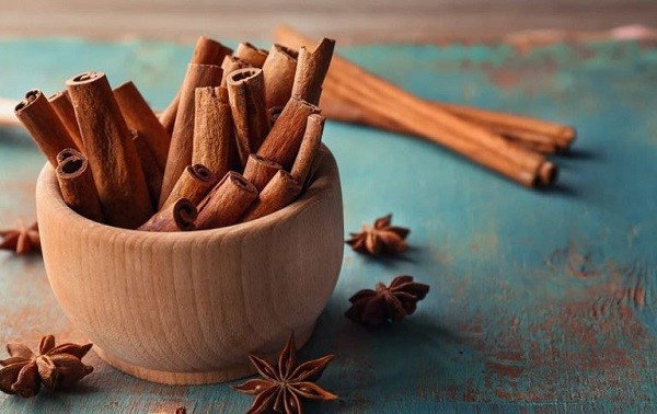 Sử dụng nguyên liệu tự nhiên làm thơm phòng ngủ tiết kiệm