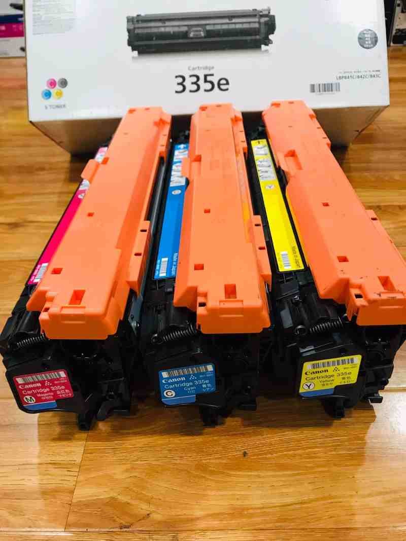 Lắp hộp mực mới vào máy in Canon 2900