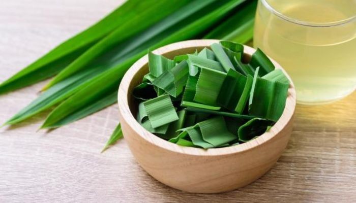 Lá dứa được sử dụng trong các món ăn truyền thống