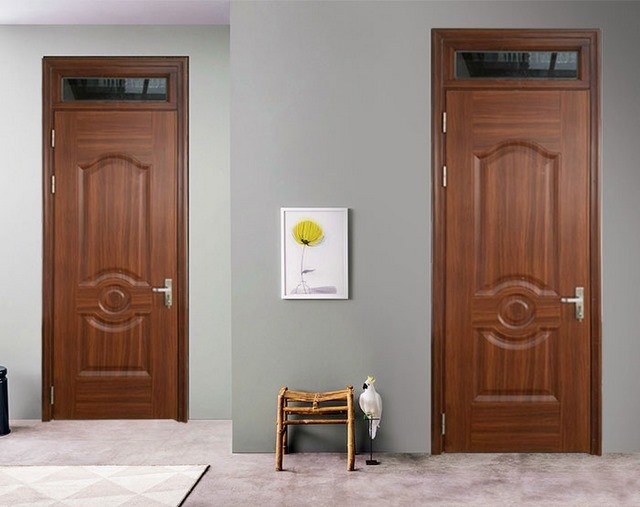 Mẫu cửa phòng ngủ hiện đại màu xám với ô thoáng kính phía trên