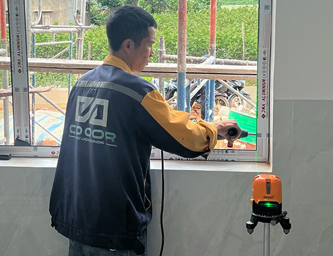 Đội ngũ lắp đặt cửa sổ kính phòng ngủ chuyên nghiệp