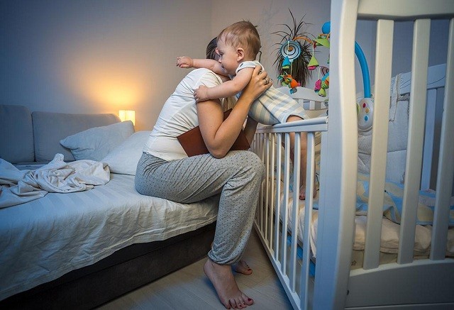 Đèn bàn phòng ngủ ánh sáng vàng dịu nhẹ cho trẻ sơ sinh