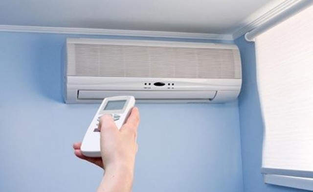 Dàn lạnh máy điều hòa bị bám bẩn hoặc đóng tuyết