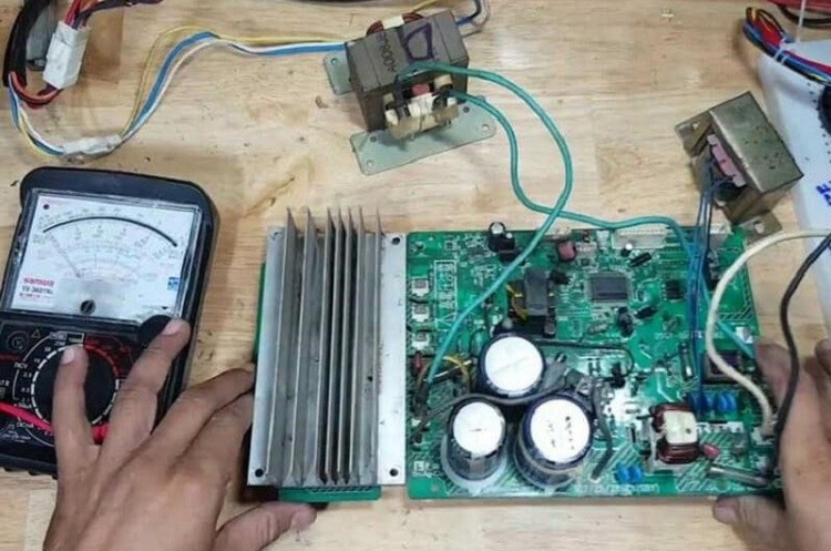 Bo mạch bị lỗi sẽ dẫn tới tình trạng bật tắt liên tục