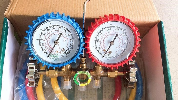 đồng hồ đo gas máy lạnh gồm 1 đồng hồ đo cao áp và 1 đồng hồ đo thấp áp