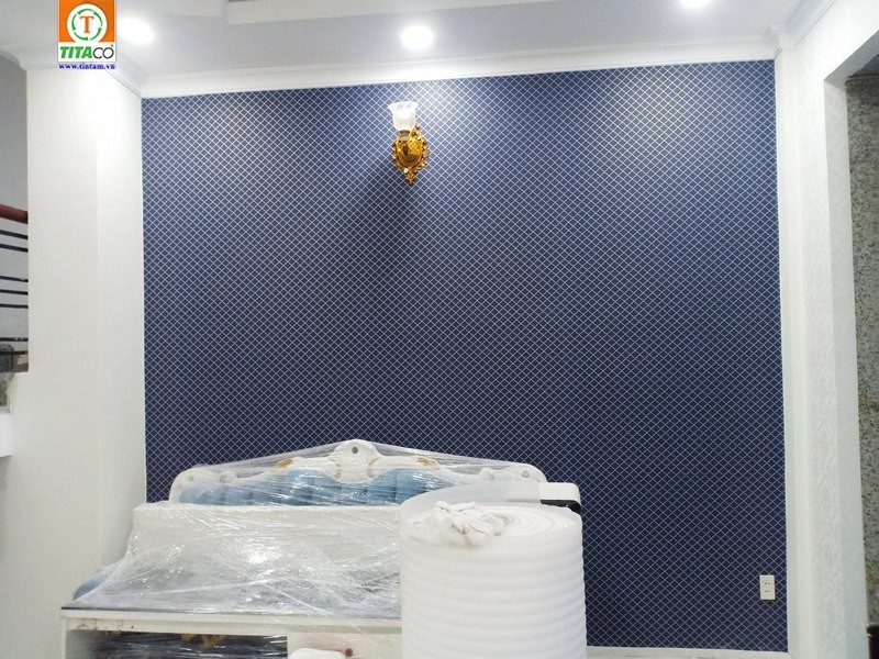 Giấy dán tường phòng ngủ nhỏ màu xanh dương trơn