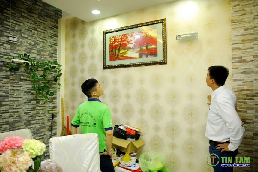Tạo không gian phòng ngủ đẹp và ấn tượng bằng giấy dán tường tại TPHCM