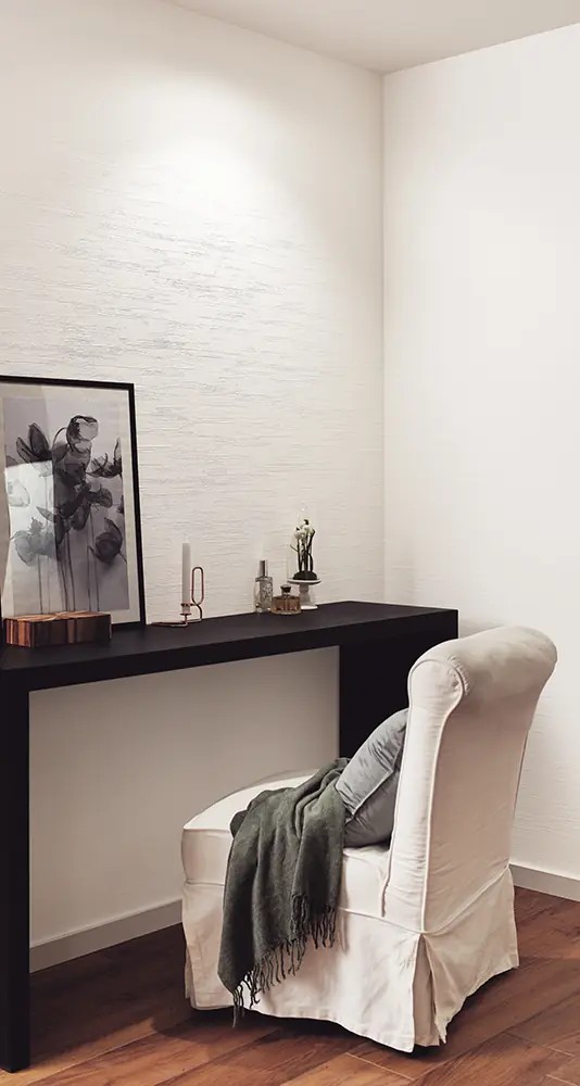 Hướng dẫn thi công giấy dán tường phòng ngủ màu trắng