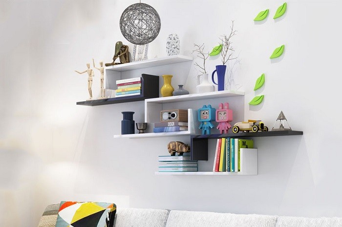 Mẫu kệ treo tường phòng ngủ màu trắng đen mang phong cách hiện đại