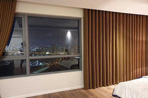 Mẫu rèm vải một lớp màu nâu cho phòng ngủ đôi hiện đại