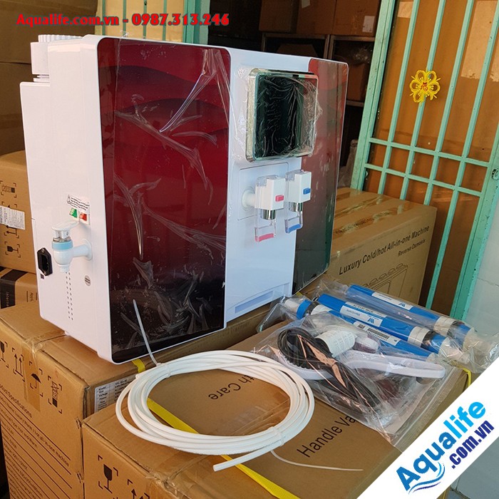 Máy lọc nước nóng lạnh treo tường Aqualife màu đen đỏ tiện lợi