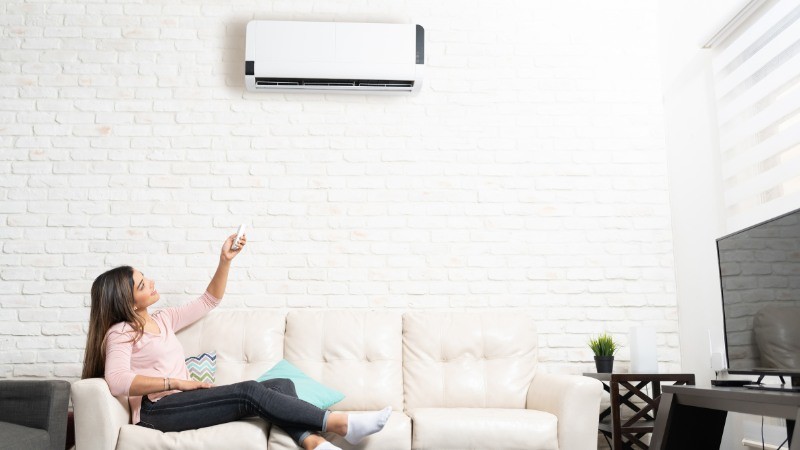 Hình ảnh máy điều hoà, minh hoạ việc không nên bật điều hoà 24/24 liên tục