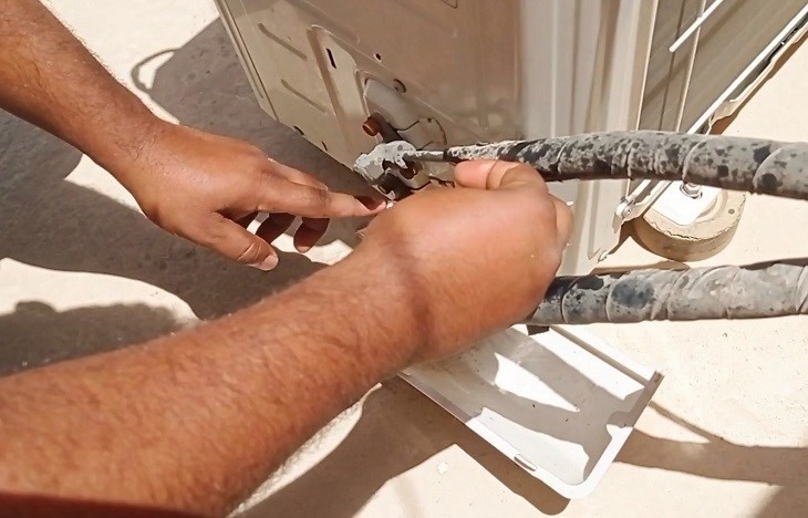 Kiểm tra và sữa đường ống dẫn gas bị hỏng