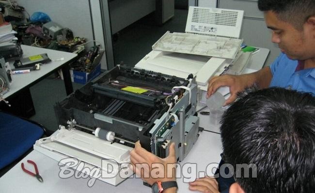 Kỹ thuật viên sửa máy in tại nhà Đà Nẵng