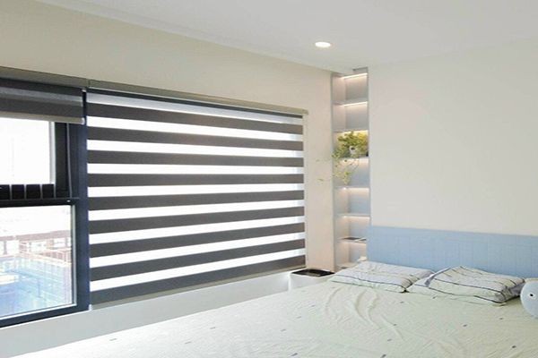 Rèm cuốn cầu vồng cho cửa sổ phòng ngủ vợ chồng phong cách trẻ trung